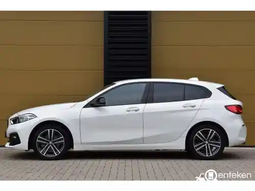 BMW 118i 2021