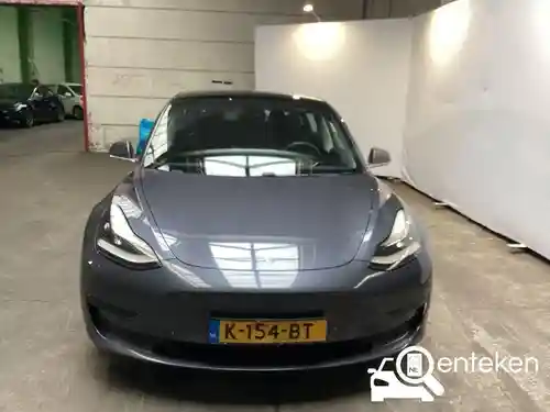Tesla Model 3 Standard Range Plus 2020
