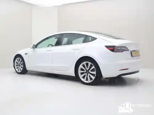 Tesla Model 3 Standard Range Plus 2020
