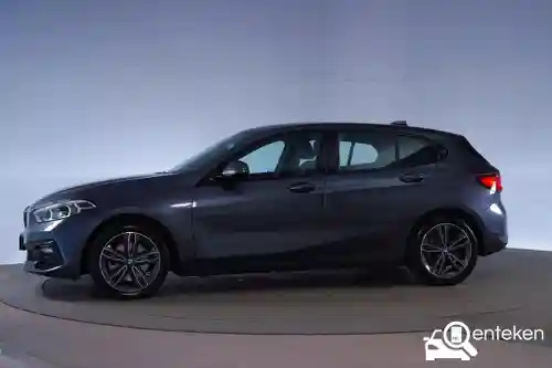 BMW 118i 2021