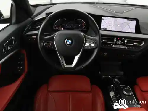 BMW 118i 2021