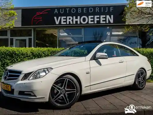 Mercedes-Benz E 250 CGI BlueEFFICIENCY Coupé 2010