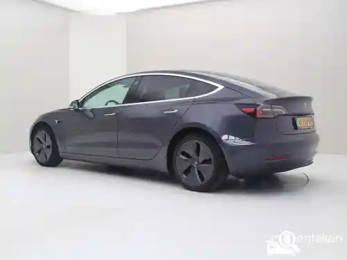 Tesla Model 3 Standard Range Plus 2020