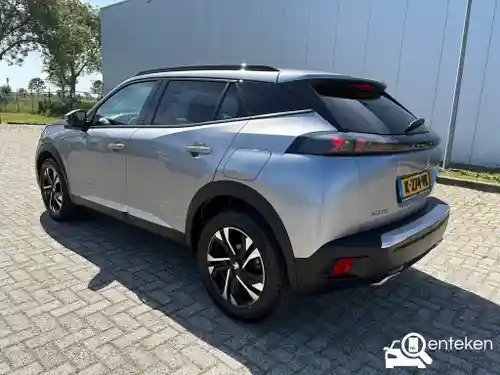 Peugeot 2008 1.2 PureTech 130 2021
