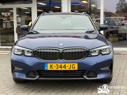BMW 318i Touring 2021