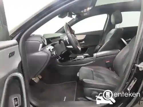 Mercedes-Benz A 180  2021