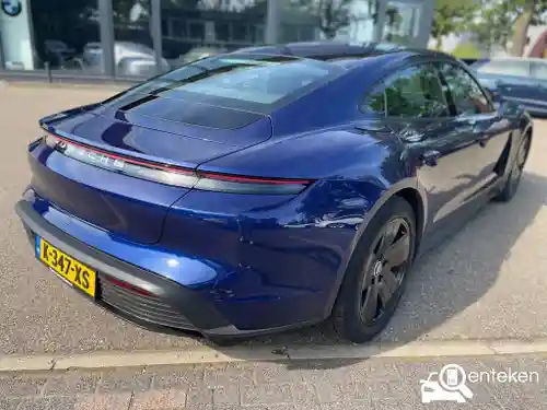 Porsche Taycan 2021