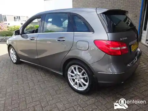 Mercedes-Benz B 200 BlueEFFICIENCY 2012