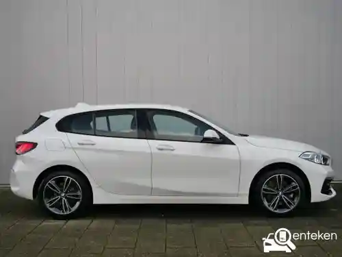 BMW 118i 2021