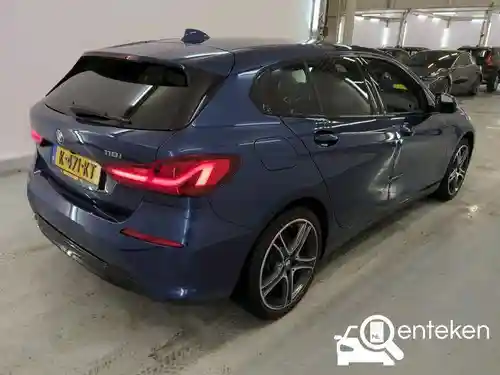 BMW 118i 2021