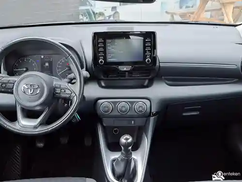 Toyota Yaris 1.0 2021