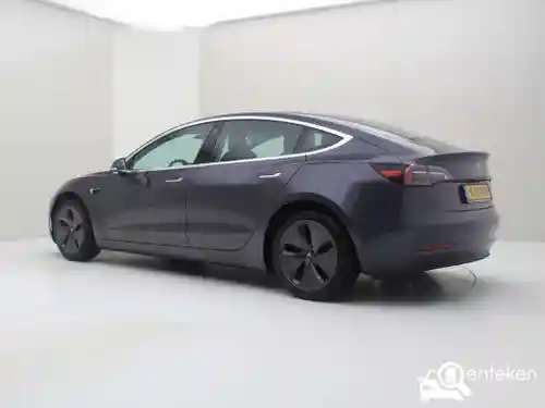 Tesla Model 3 Standard Range Plus 2020