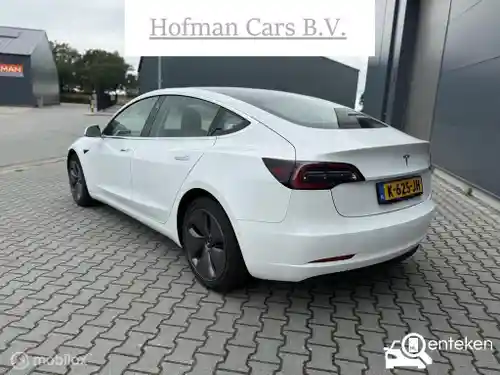 Tesla Model 3 Standard Range Plus 2020