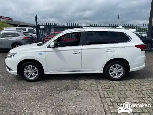 Mitsubishi Outlander 2.4 Plug-In Hybrid 2021