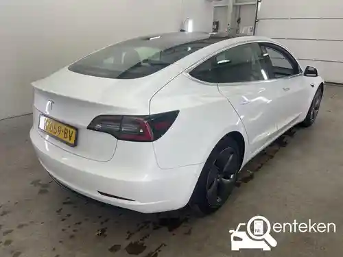 Tesla Model 3 Standard Range Plus 2020