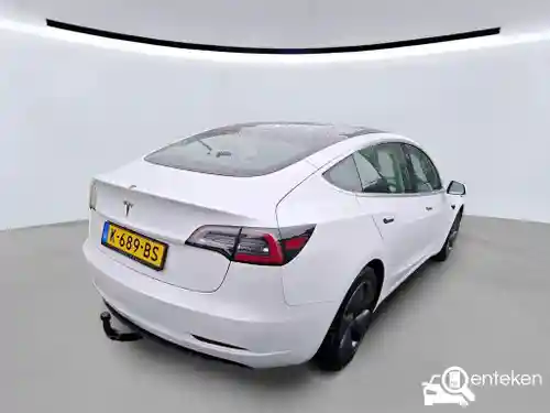 Tesla Model 3 Standard Range Plus 2020