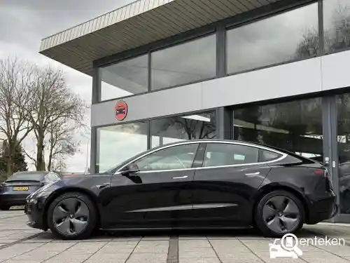 Tesla Model 3 Standard Range Plus 2020
