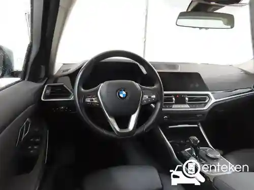 BMW 318i Touring 2021