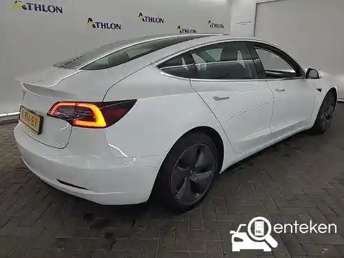 Tesla Model 3 Standard Range Plus 2020