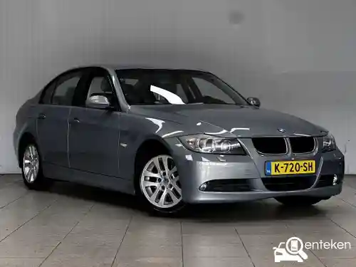BMW 320i 2005