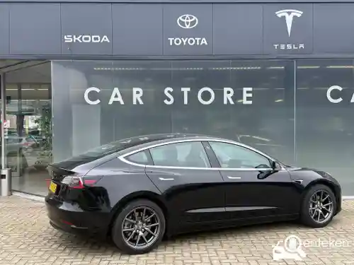 Tesla Model 3 Standard Range Plus 2020