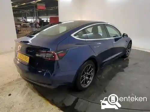 Tesla Model 3 Standard Range Plus 2020