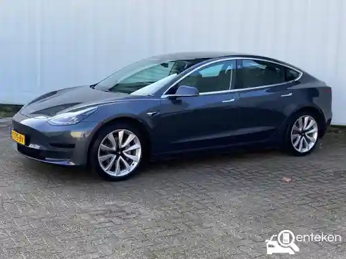 Tesla Model 3 Standard Range Plus 2020