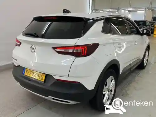 Opel Grandland X 1.2 DI Turbo 2021