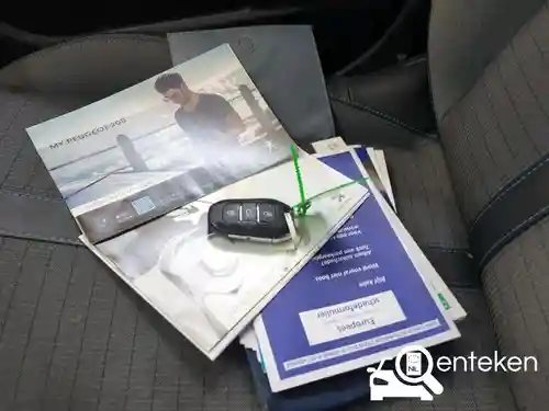 Peugeot 208 1.2 PureTech 100 2021