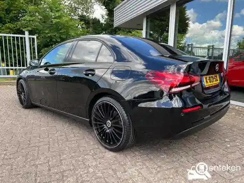 Mercedes-Benz A 180  2021