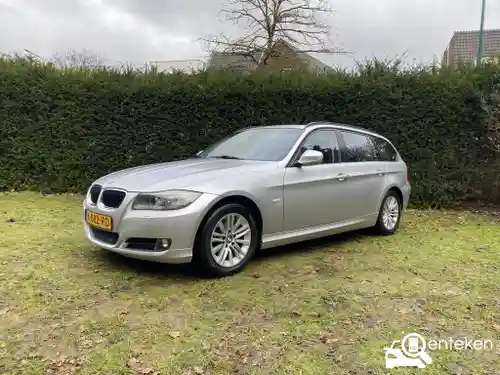 BMW 318i Touring 2010