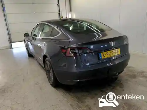Tesla Model 3 Standard Range Plus 2020