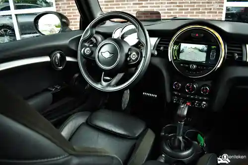MINI Cabrio John Cooper Works 2018