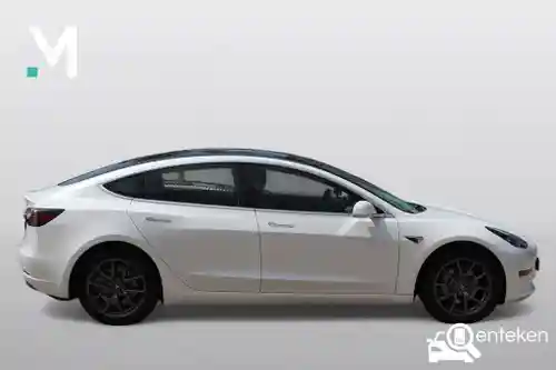 Tesla Model 3 Standard Range Plus 2020