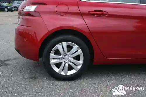 Peugeot 308 PureTech 130 2016