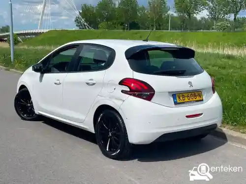 Peugeot 208 1.2 PureTech 82 2016