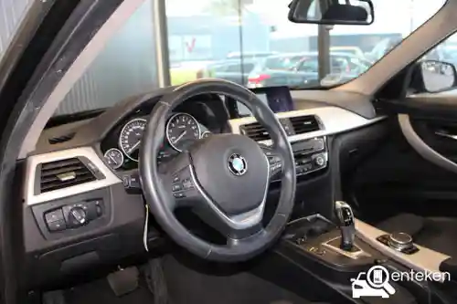 BMW 318i Touring 2016