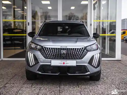 Peugeot 2008 1.2 Hybrid 136 2025