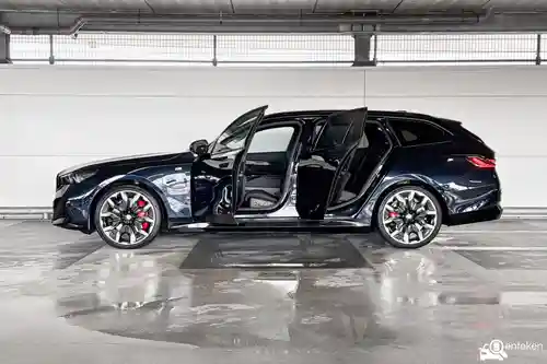BMW 550e Touring 2025