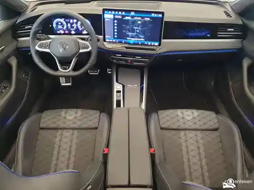 VW Passat Variant 1.5 eHybrid 2025
