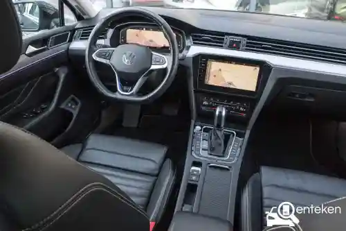 VW Passat Variant GTE 2023