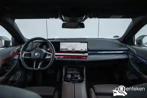 BMW 550e Touring 2025