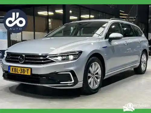 VW Passat Variant GTE 2023