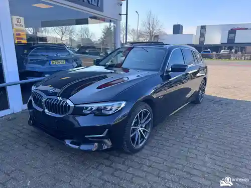 BMW 330e Touring 2022