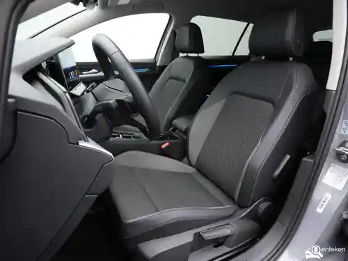 VW Golf Variant 1.5 eTSI 2025