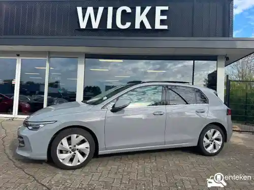VW Golf Variant 1.5 eTSI 2024