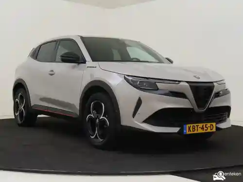 Alfa Romeo Junior Ibrida 1.2 VGT 48V-Hybrid 2025