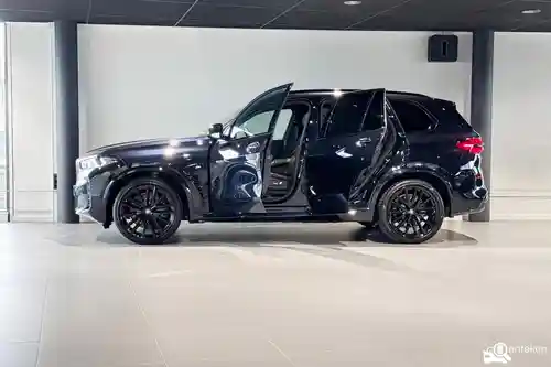 BMW X5 xDrive50e 2025