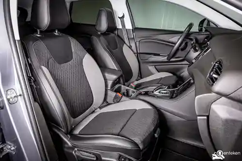 Opel Grandland X 1.6 DI Turbo Hybrid 2021