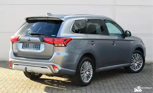 Mitsubishi Outlander 2.4 Plug-In Hybrid 2021